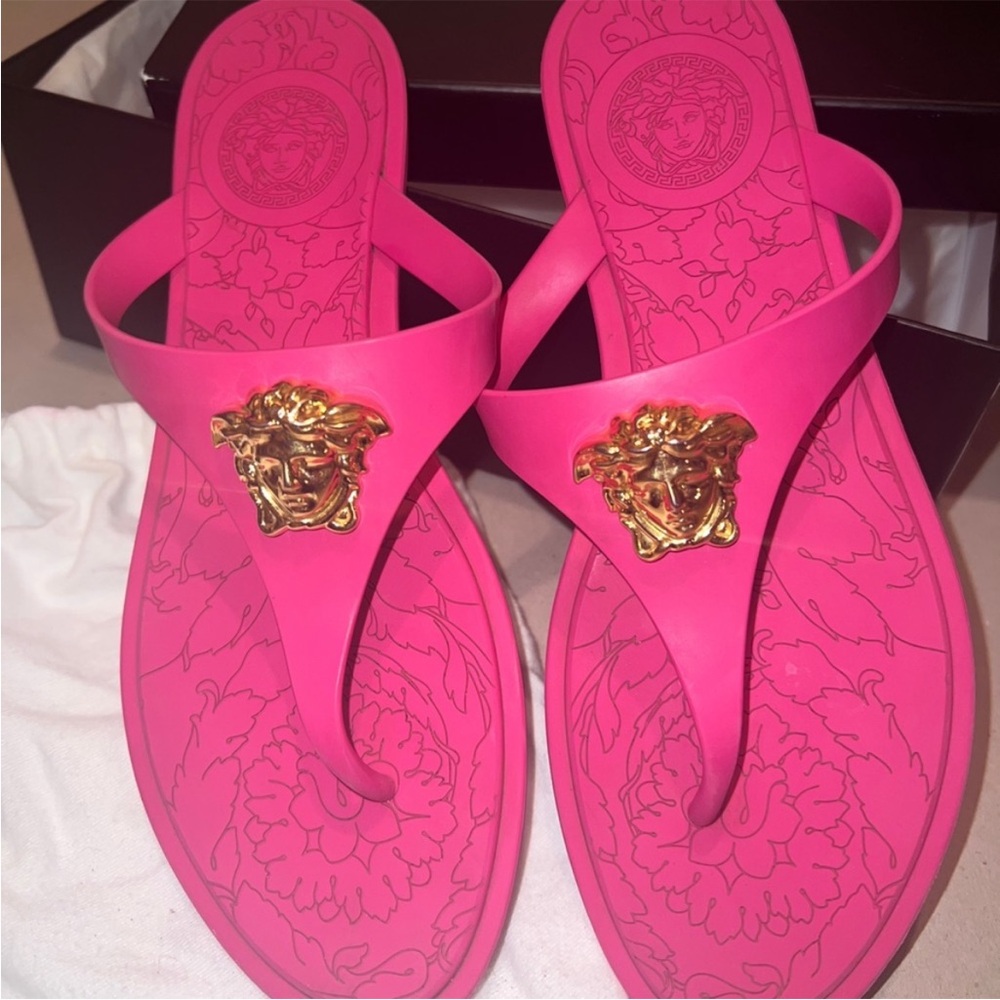 Versace pink Medusa flip flop Sandals pink gold Medusa thong EU sz 38.5 US 7.5